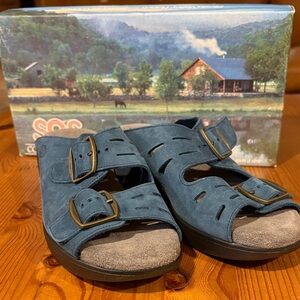 SAS Women's Blue suede Sandals with Buckle Straps made USA 🇺🇸 original box